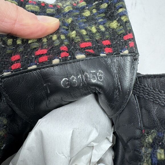 CHANEL Black Leather Tweed Combat Boots – Lace-Up – EU 40.5 - Picture 15 of 15